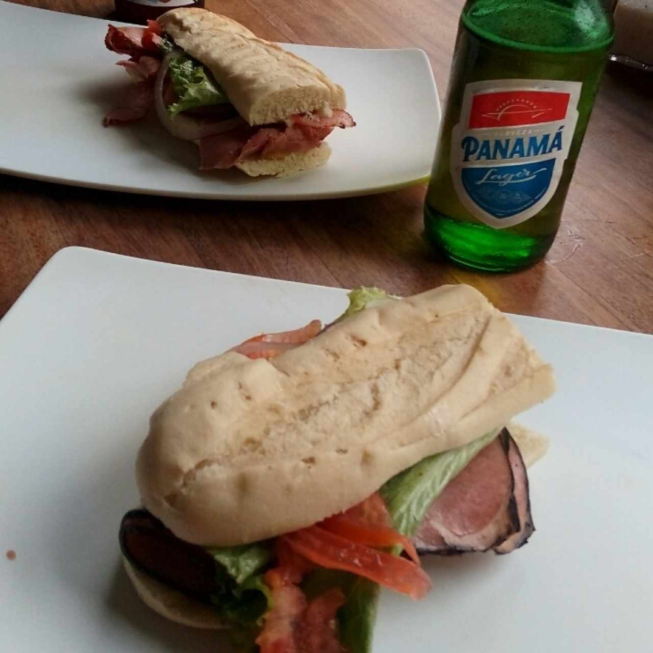 Sándwich de roast beef y sándwich de pastrami