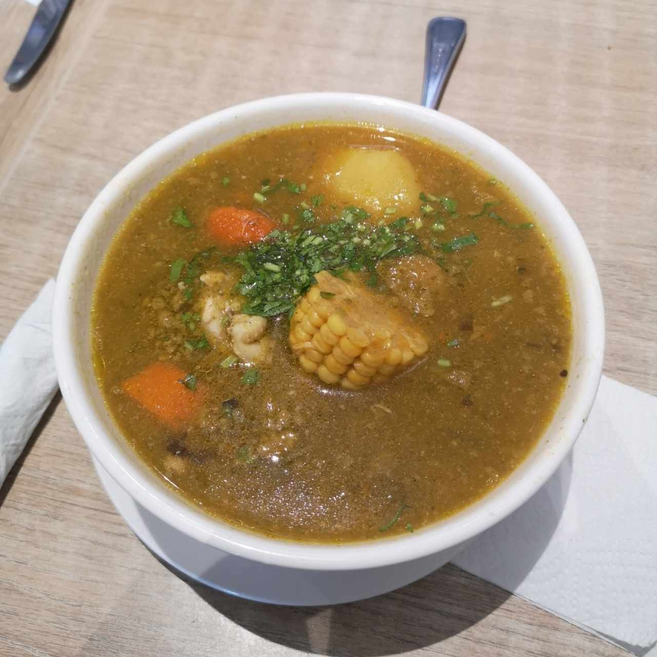 sopa o hervido de pollo