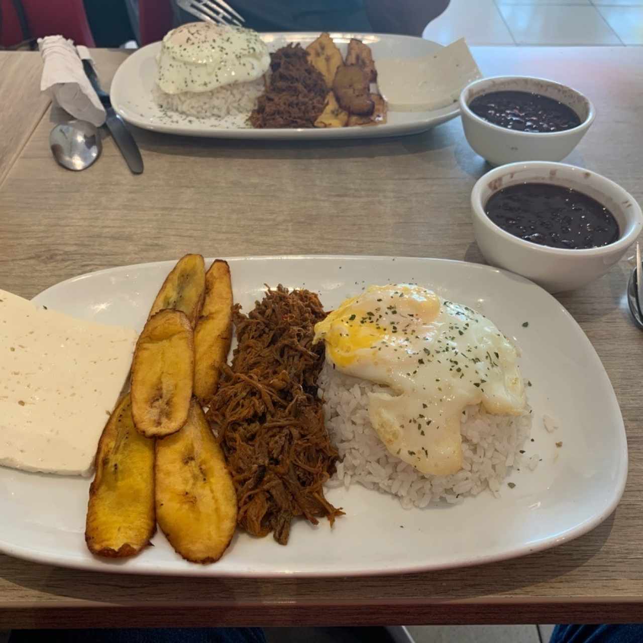 Pabellon Criollo a la Caballo