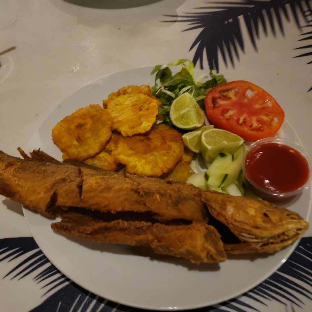 pescado frito entero 