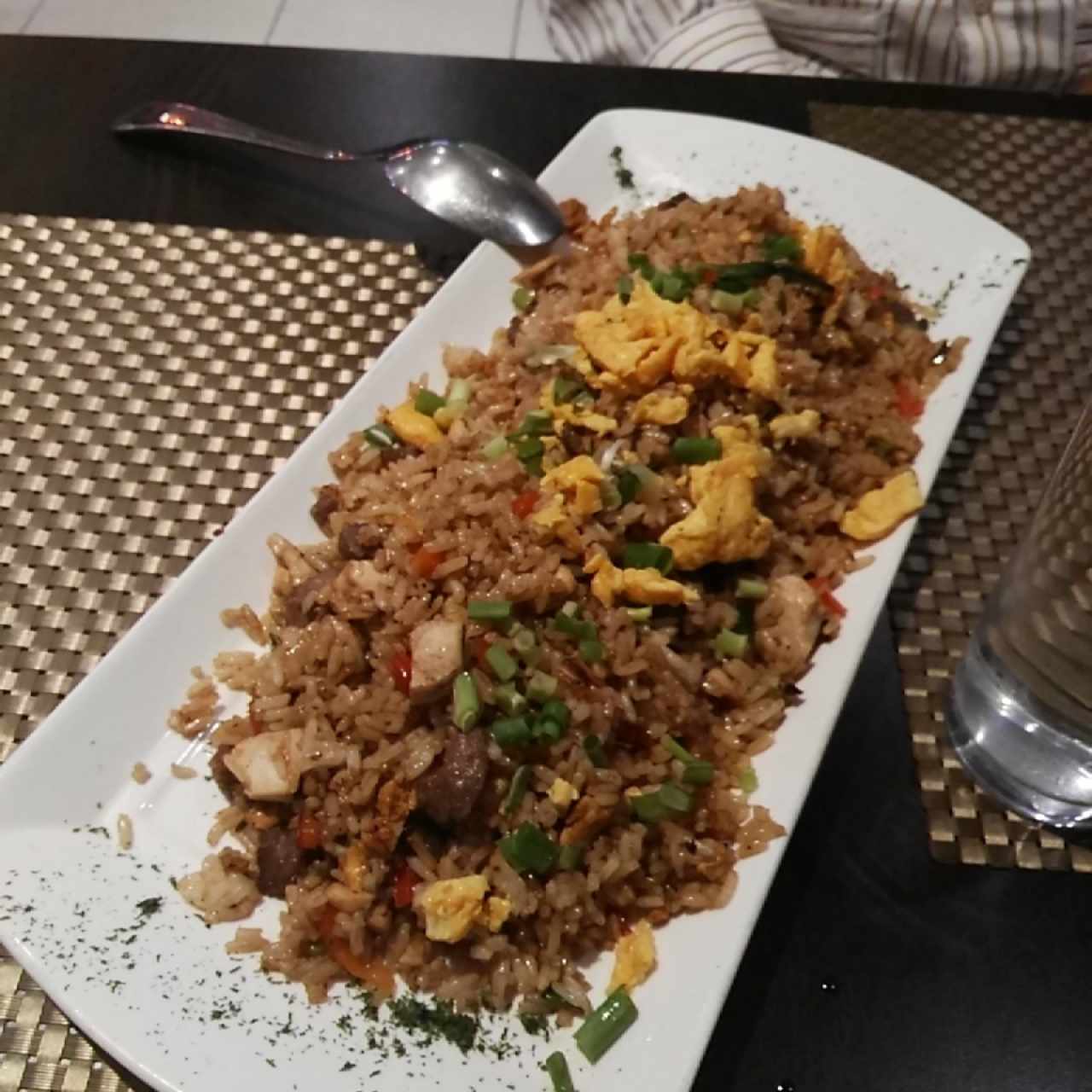 Arroz Chaufa de pollo y carne