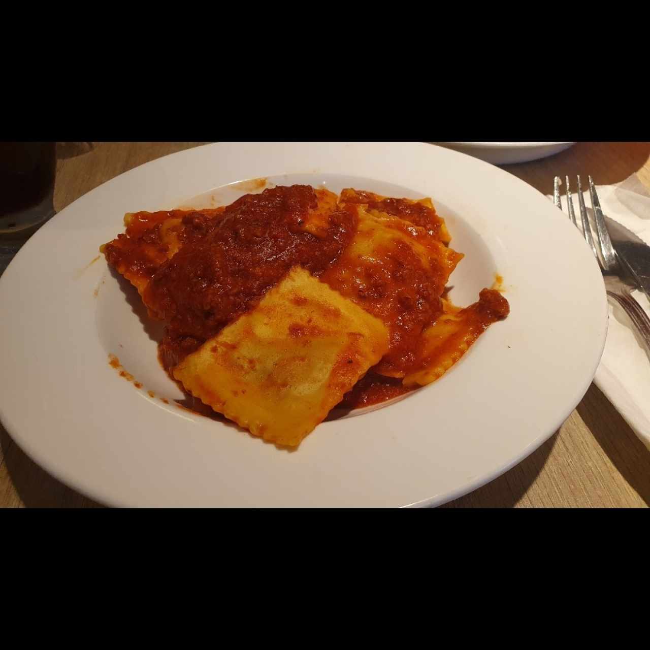 Pastas Especialidades - Ravioli Boloñesa