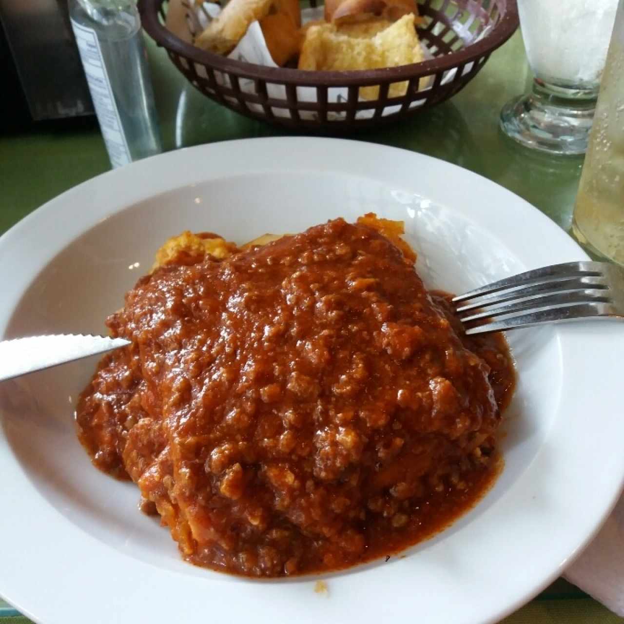 Lasagna bolognesa (con jamón y queso) 