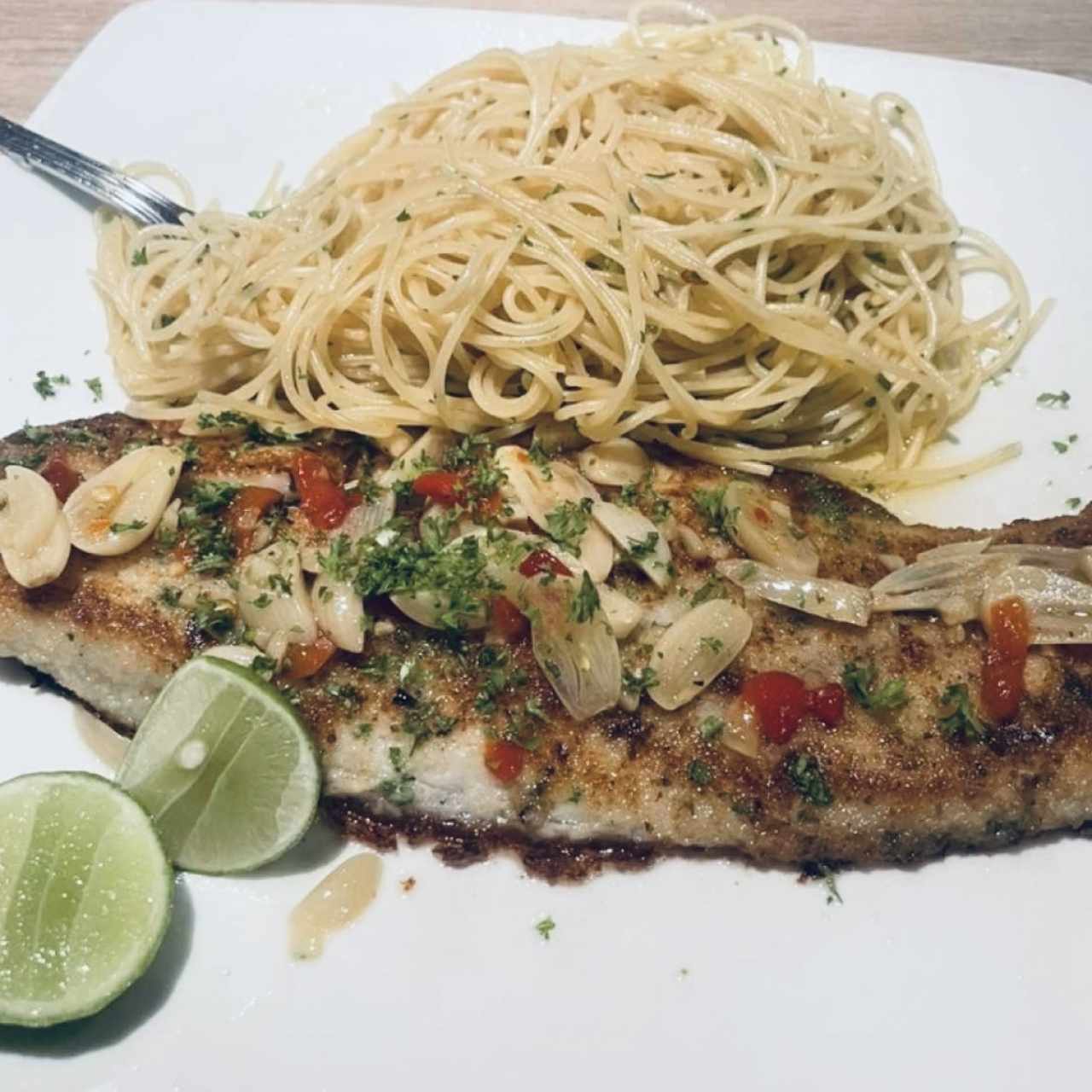 Mariscos - Corvina al Ajillo