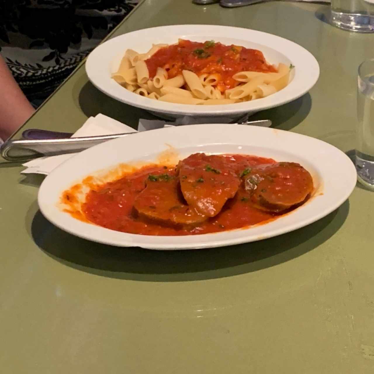 Lengua Guisada con Penne