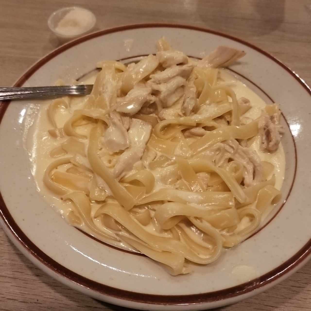 Pastas Especialidades - Fettucine Pollo Alfredo