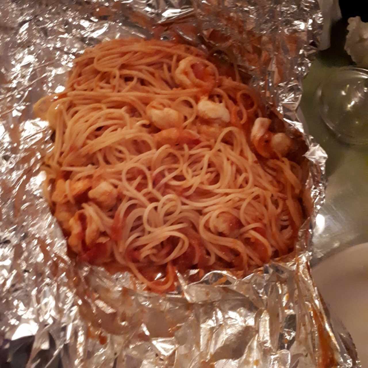 Pasta al cartoccio y langostinos 