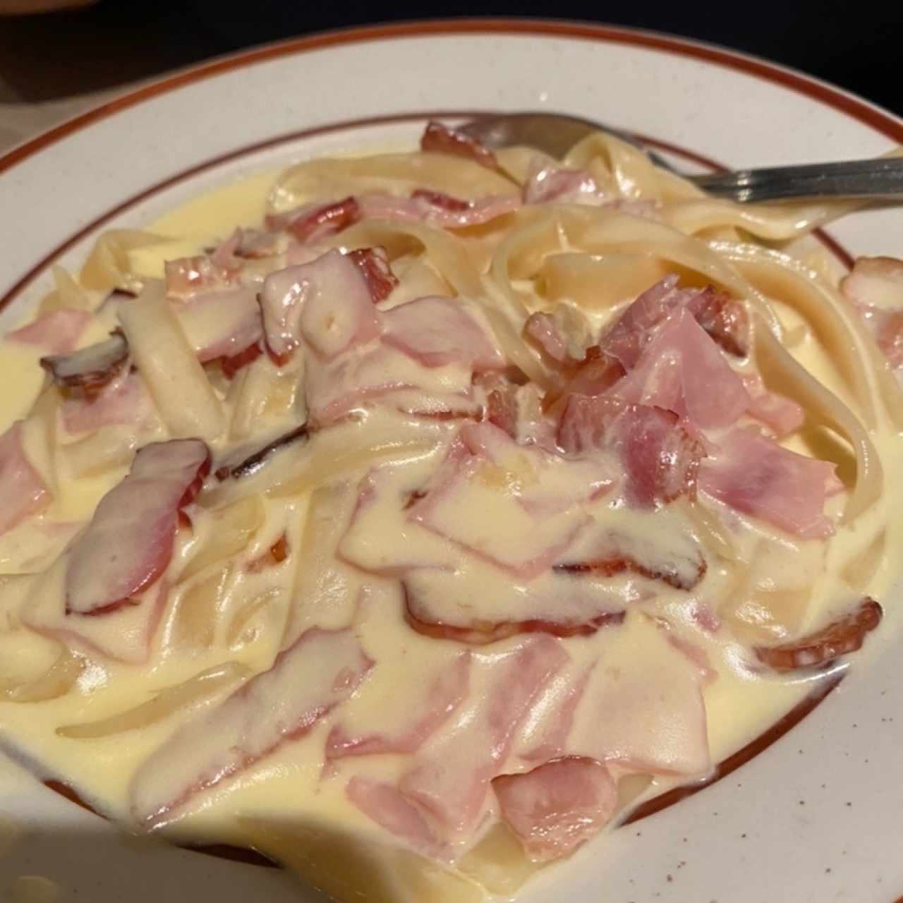 Pastas Especialidades - Fettucine Carbonara