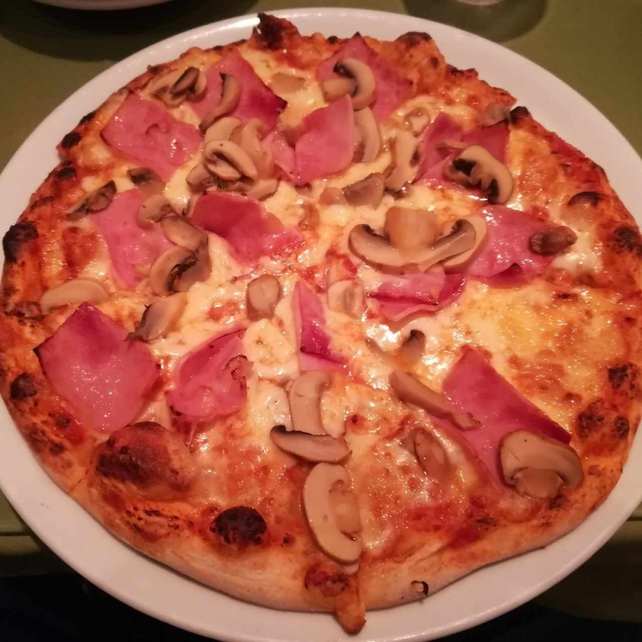 Pizza de Jamón con hongos