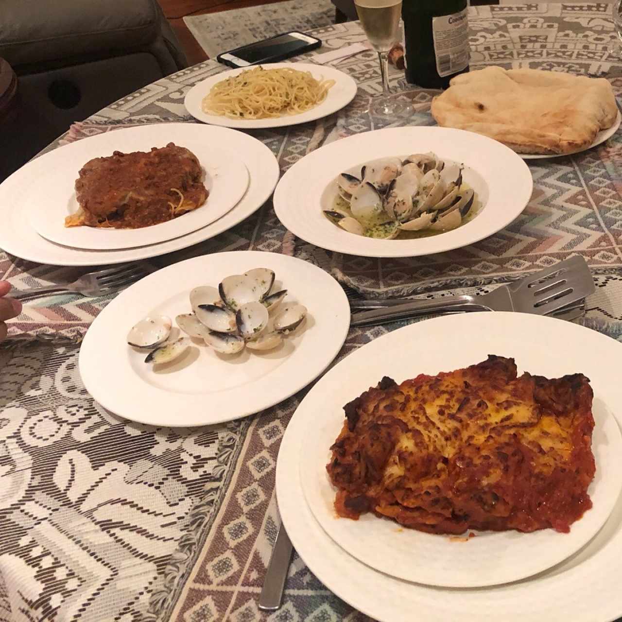 Berenjenas a la Parmesana y Filete a la Parmesana con spagetti al olio