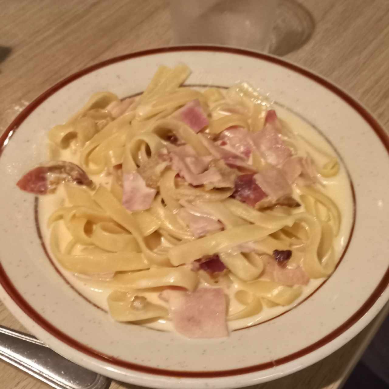 Pastas Especialidades - Fettucine Carbonara