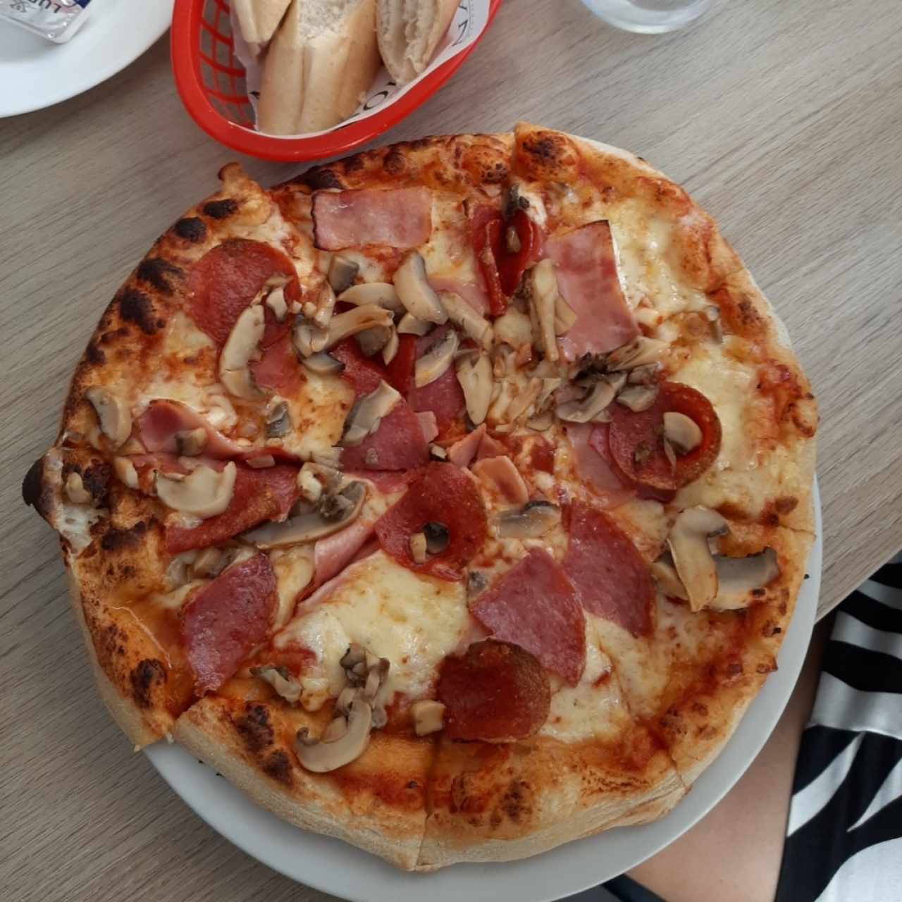 Pizza Napoli