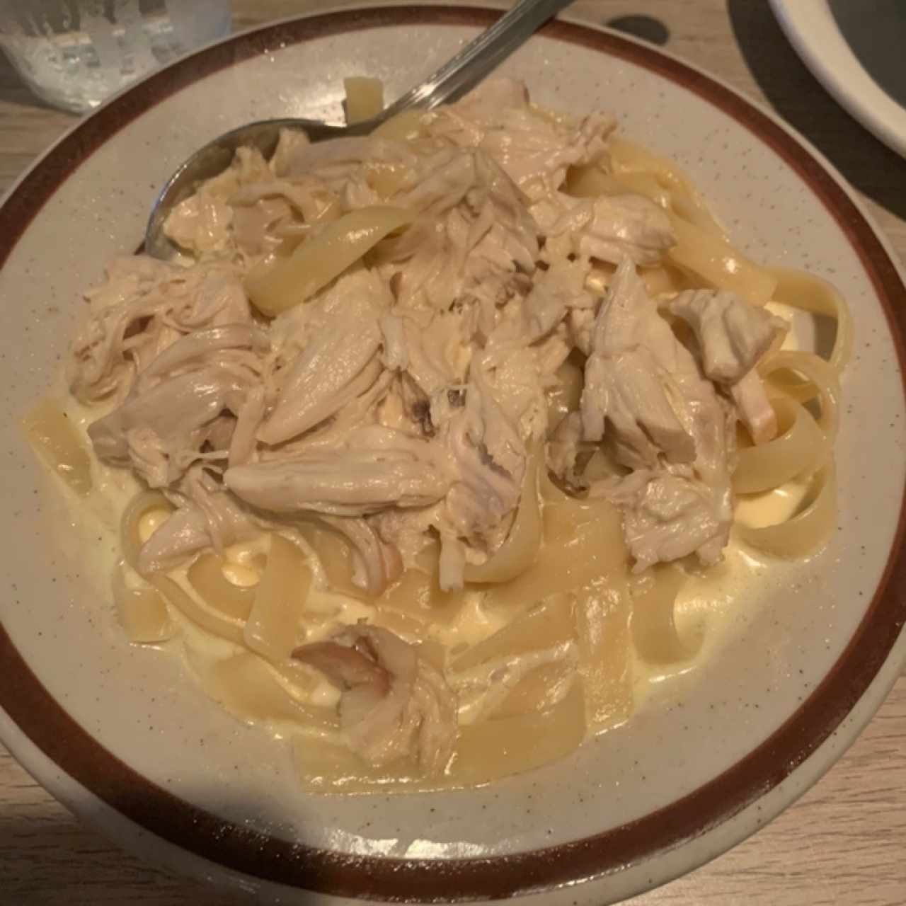 Pastas Especialidades - Fettucine Pollo Alfredo