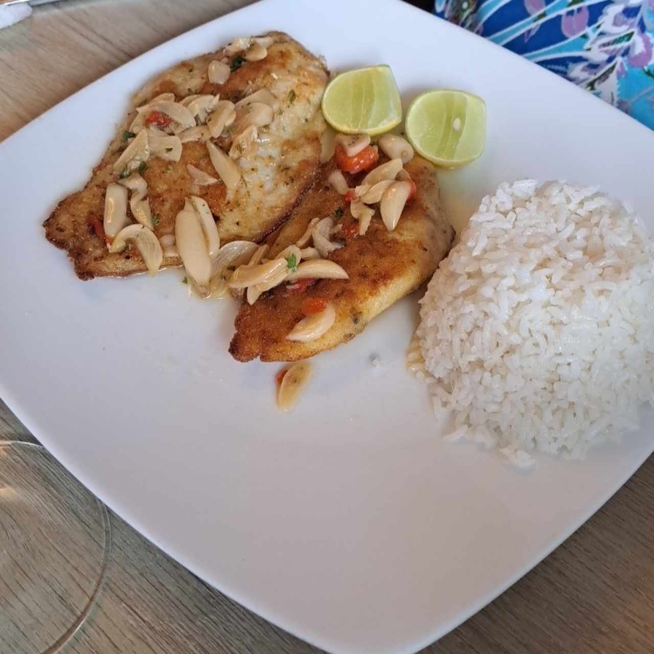 Mariscos - Corvina al Ajillo