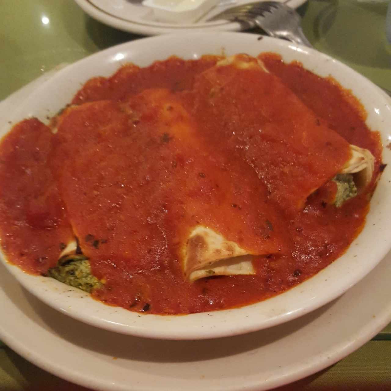 canelones a la boloñesa con espinacas