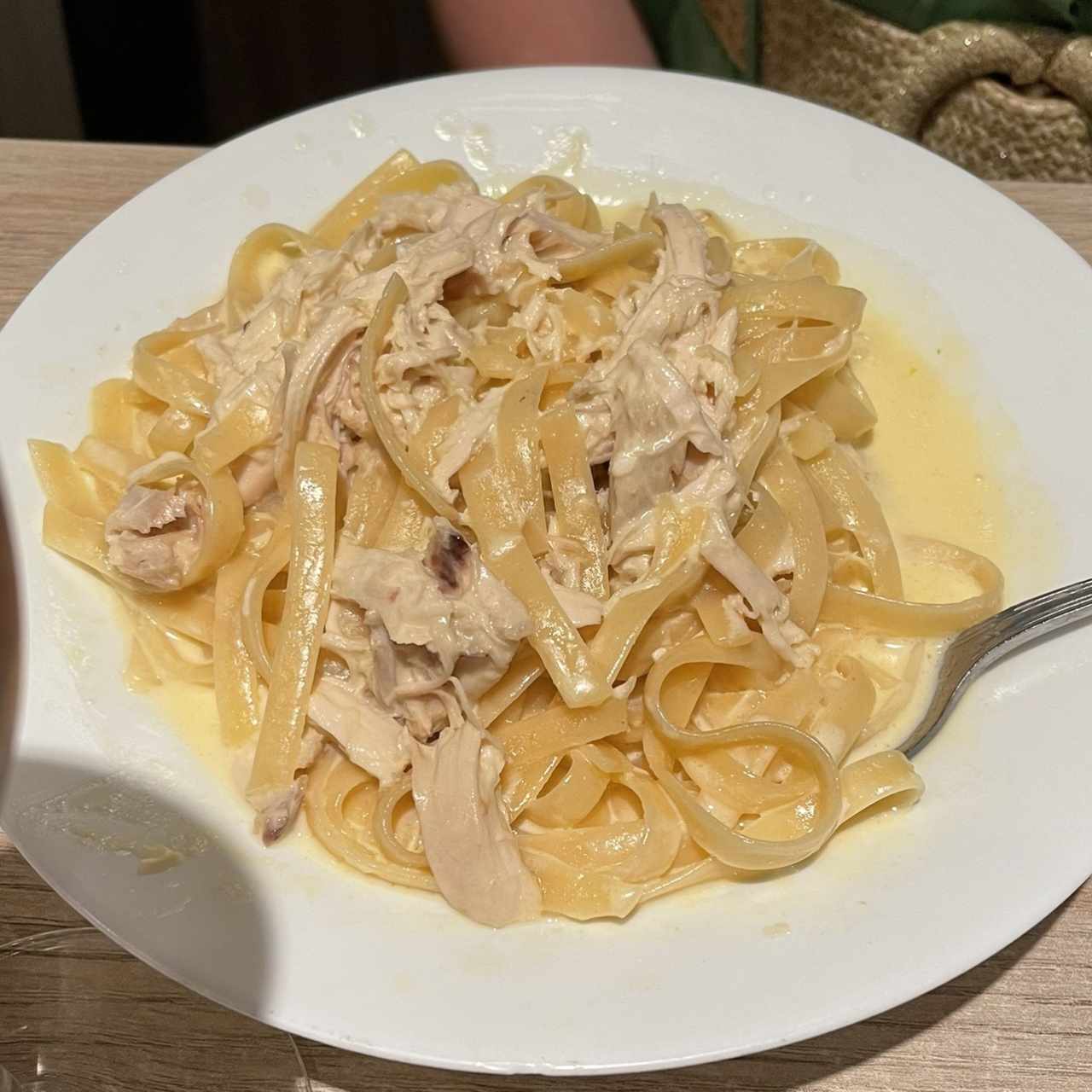 Pastas Especialidades - Fettucine Pollo Alfredo