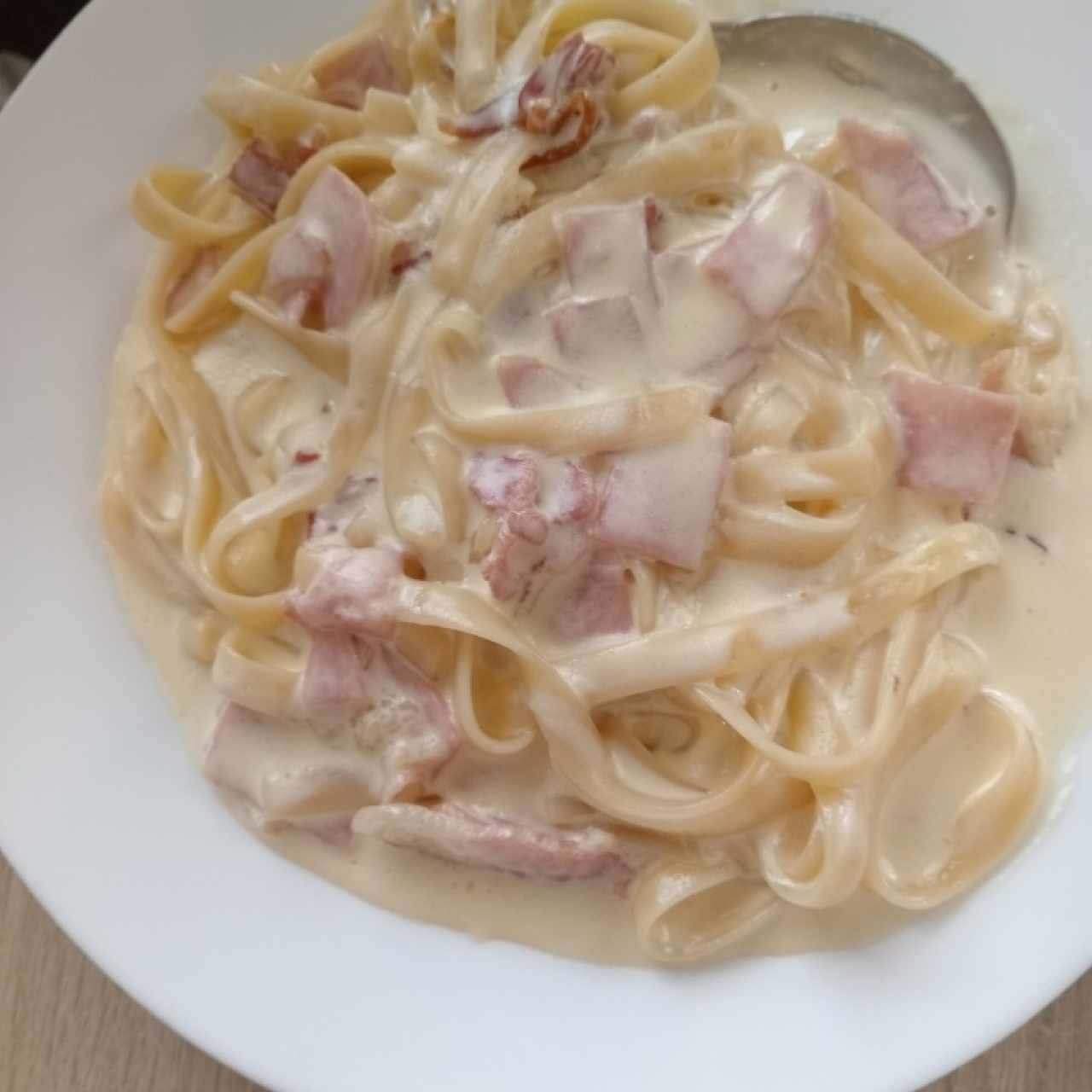 Fetuccini a la carbonara 