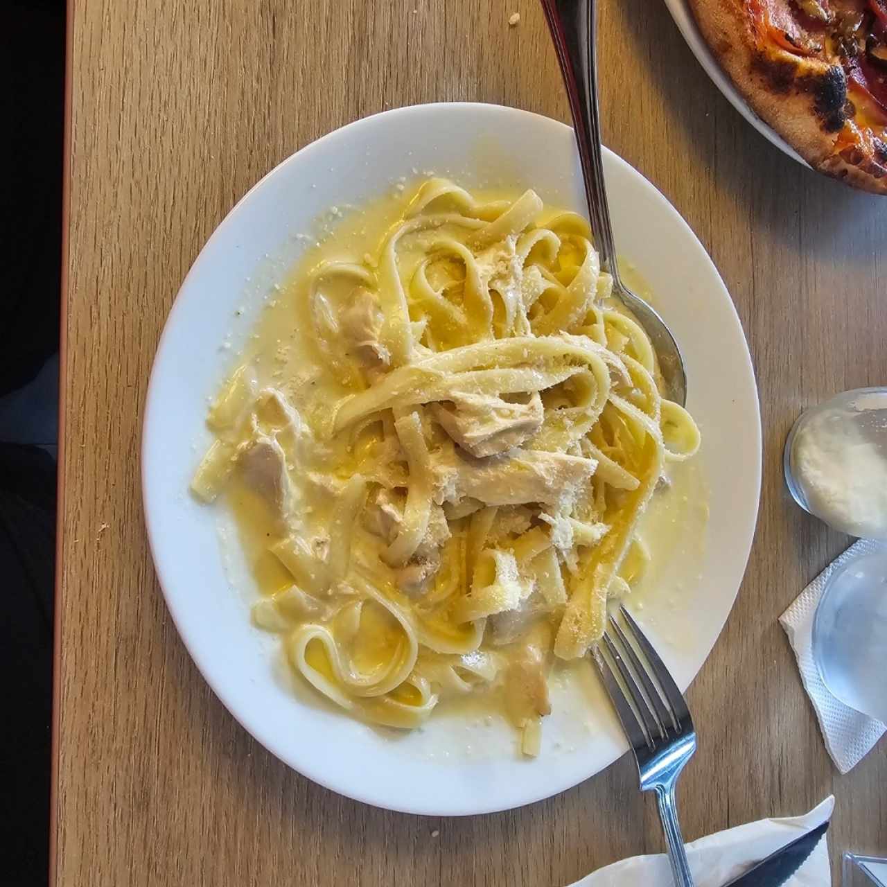 Pastas Especialidades - Fettucine Pollo Alfredo