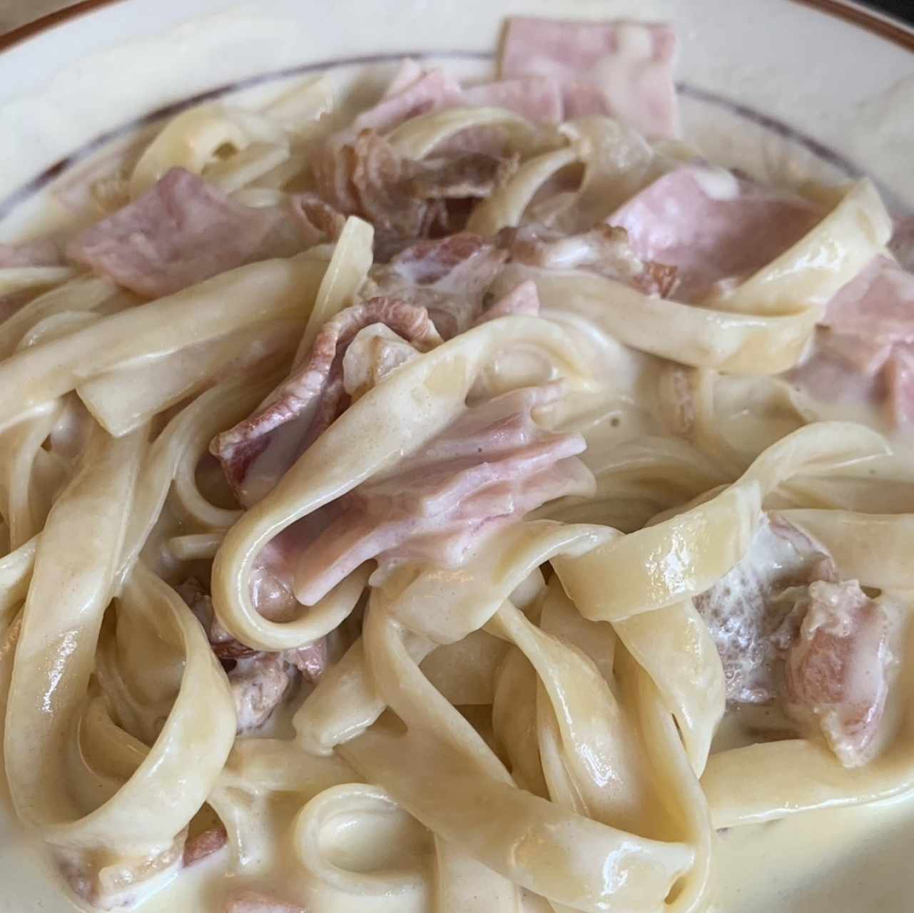 Pastas Especialidades - Fettucine Carbonara