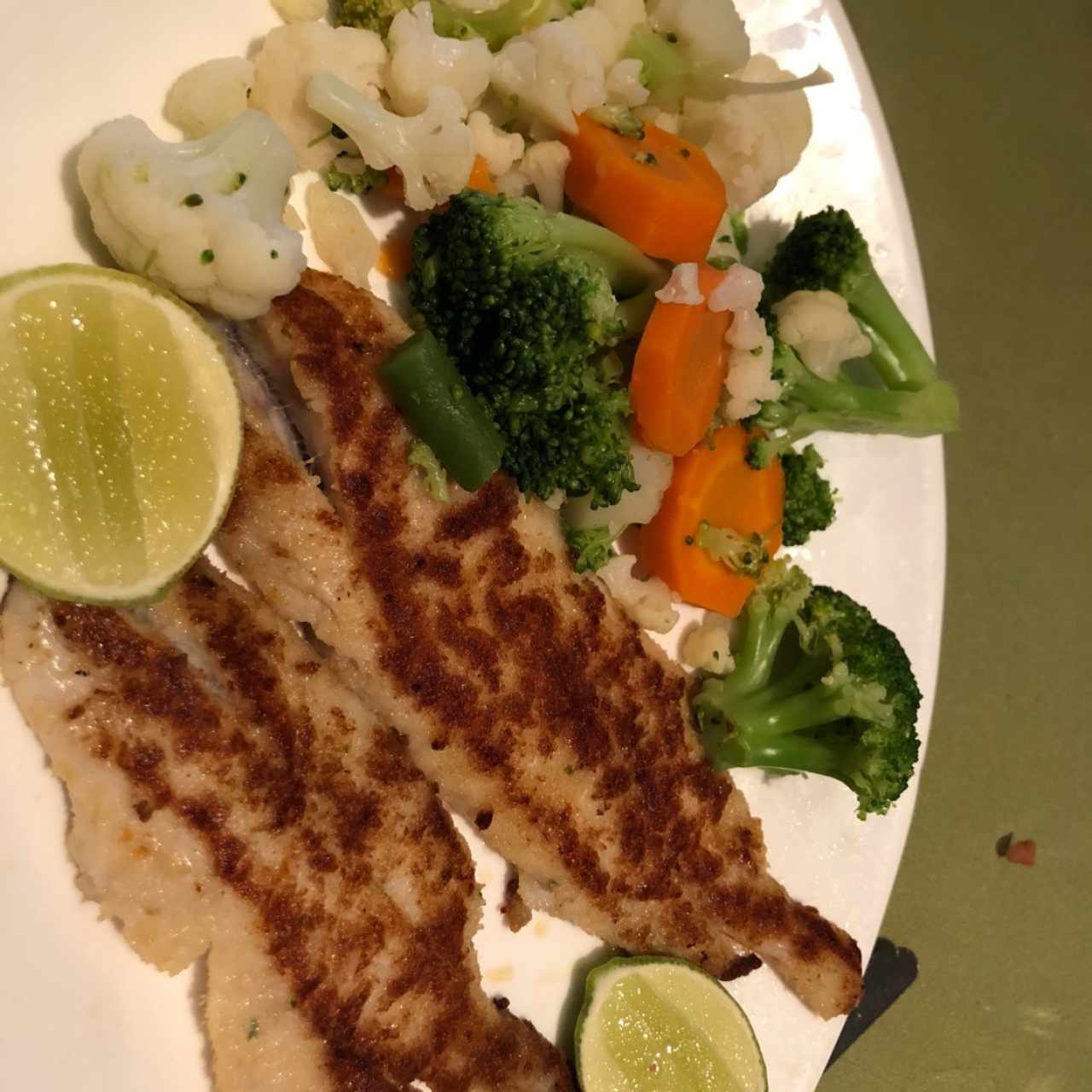 corvina a la plancha con vegetales