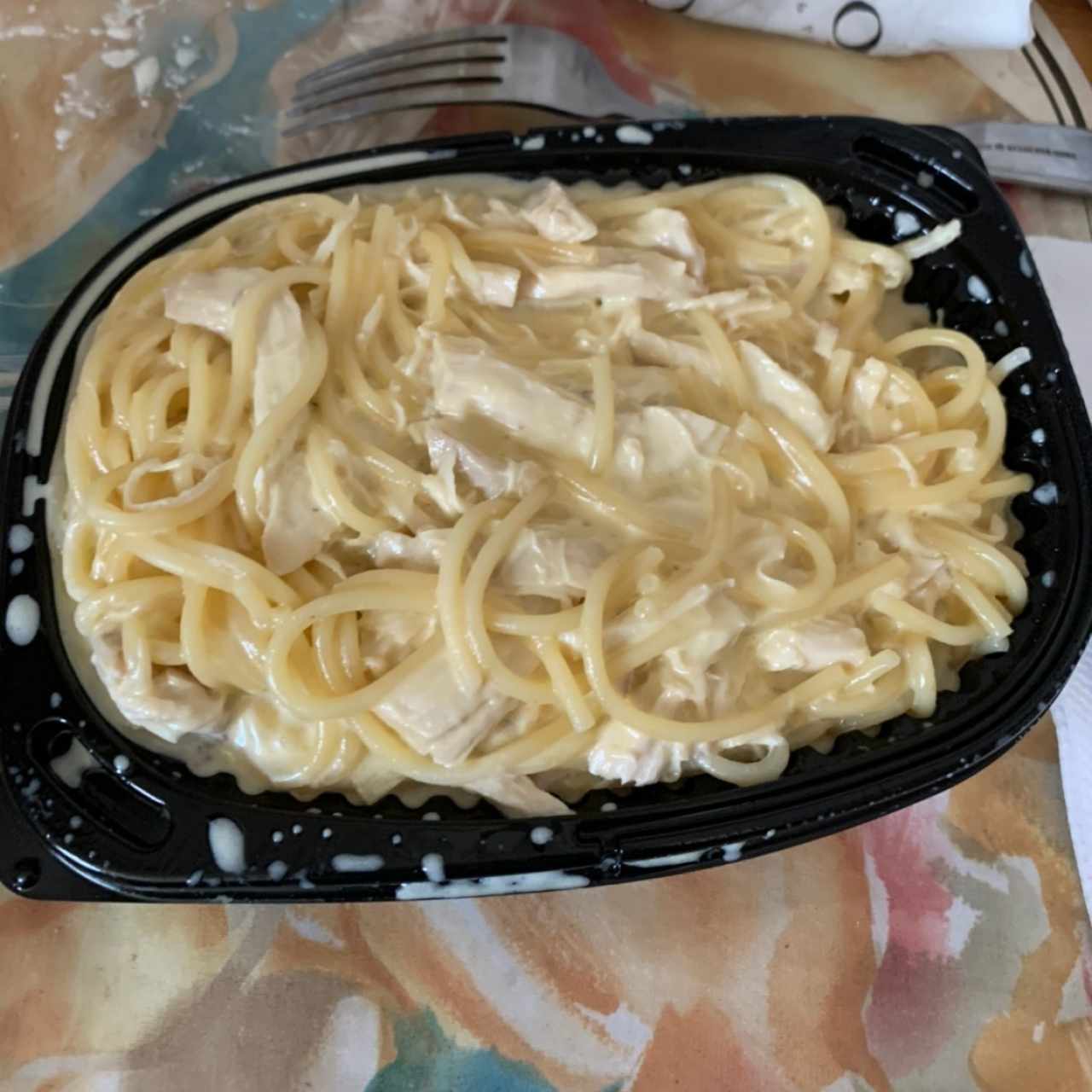 Spaghetti con poño en salsa alfredo