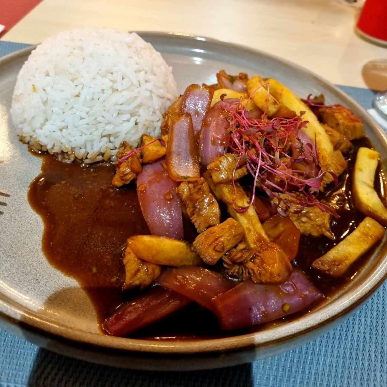 Pollo Saltado 