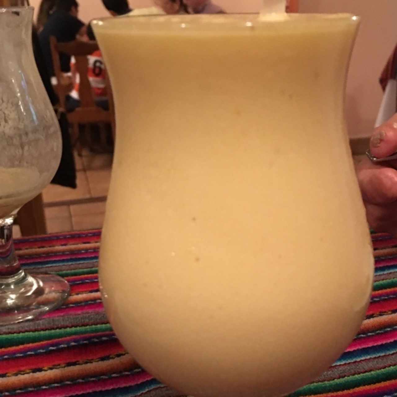 Jugo de mango en leche