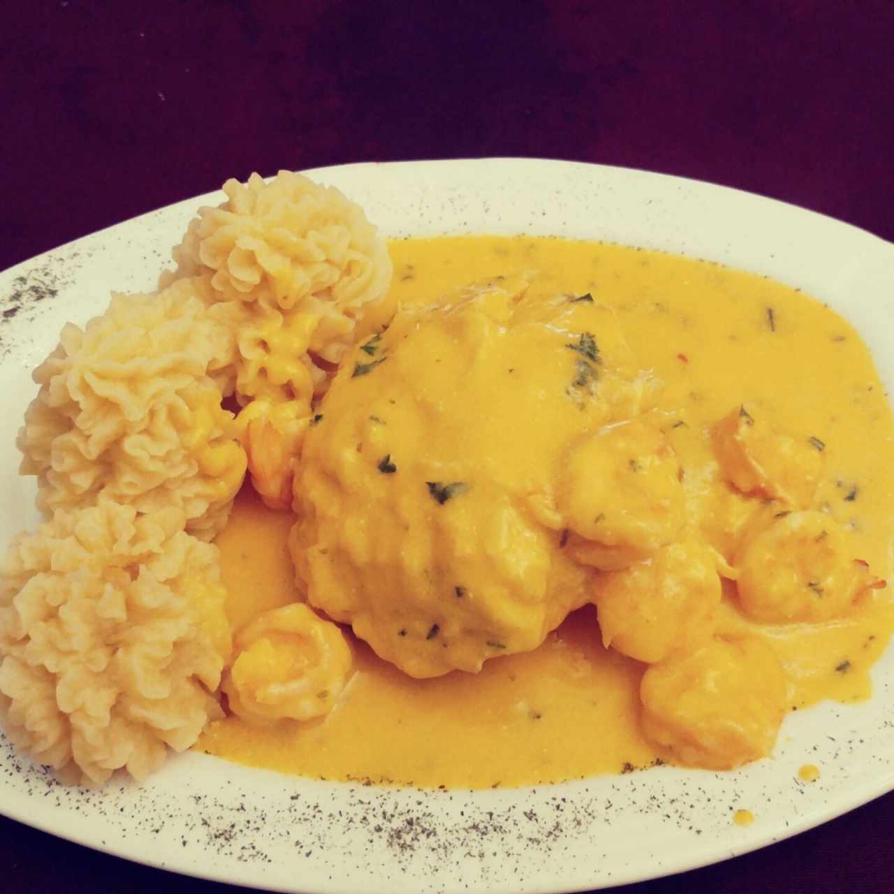 filete de pescado relleno de camarones