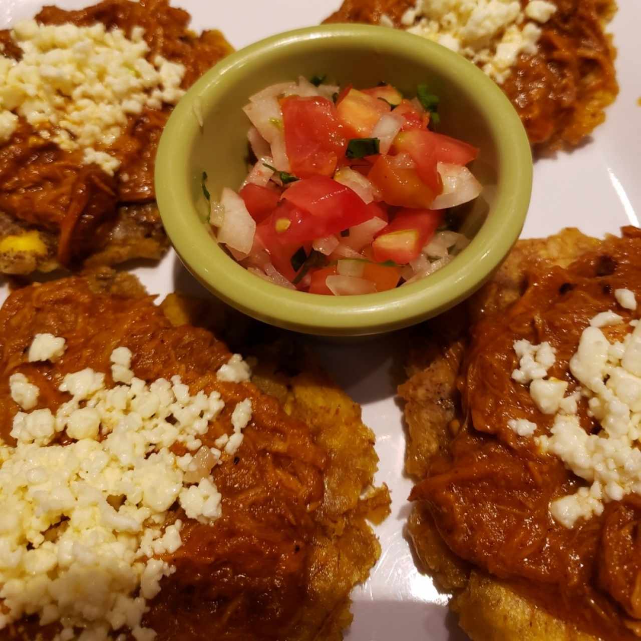 tostones de cochinilla