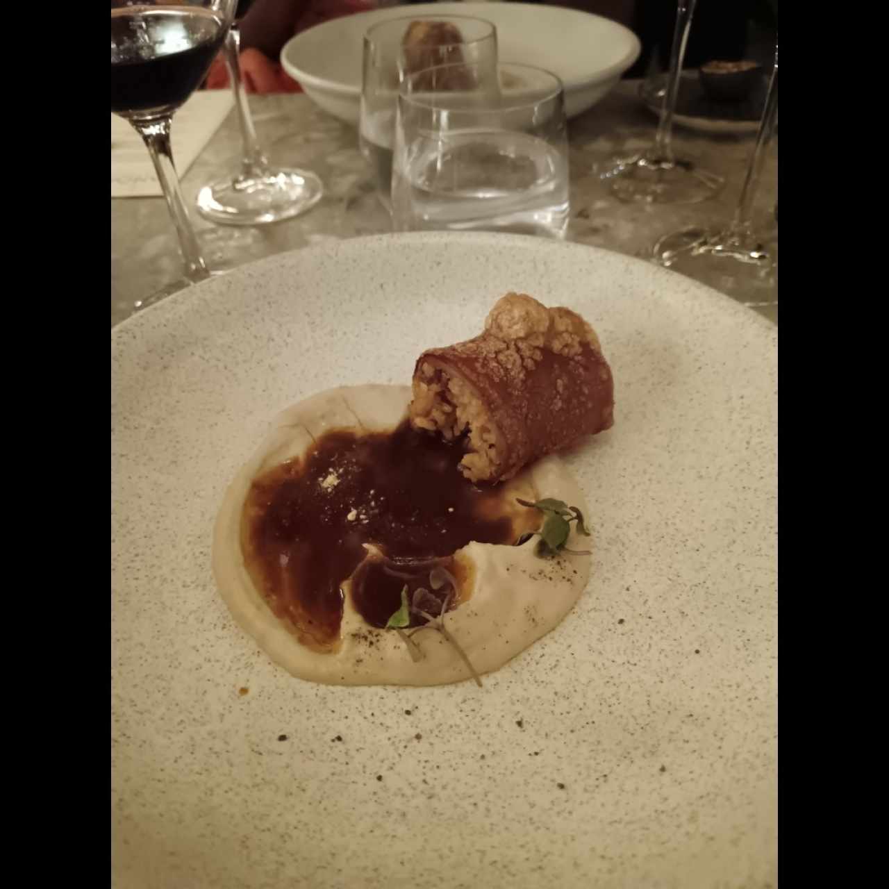 Lechon con salsa reducida