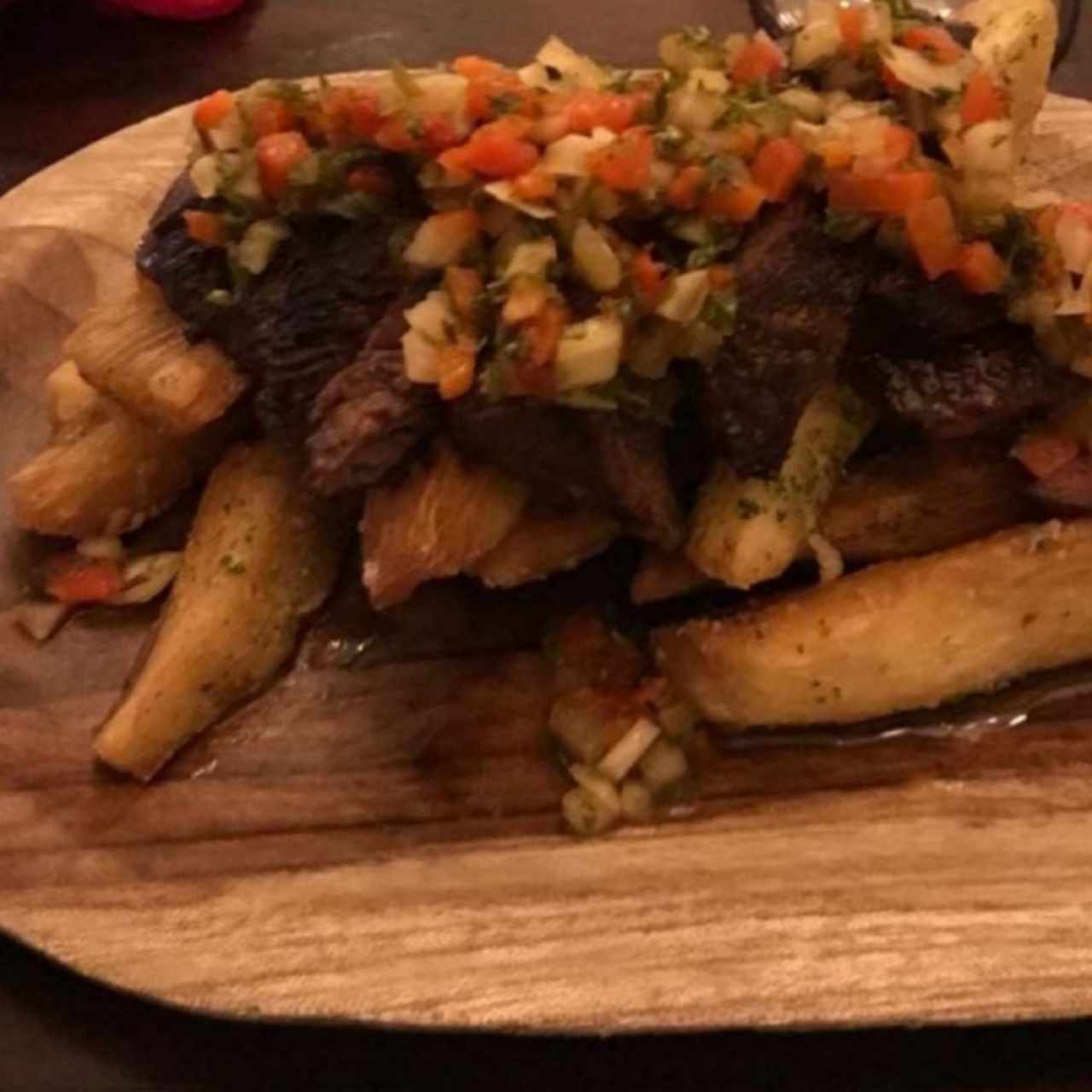 entraña con Yuca estofada