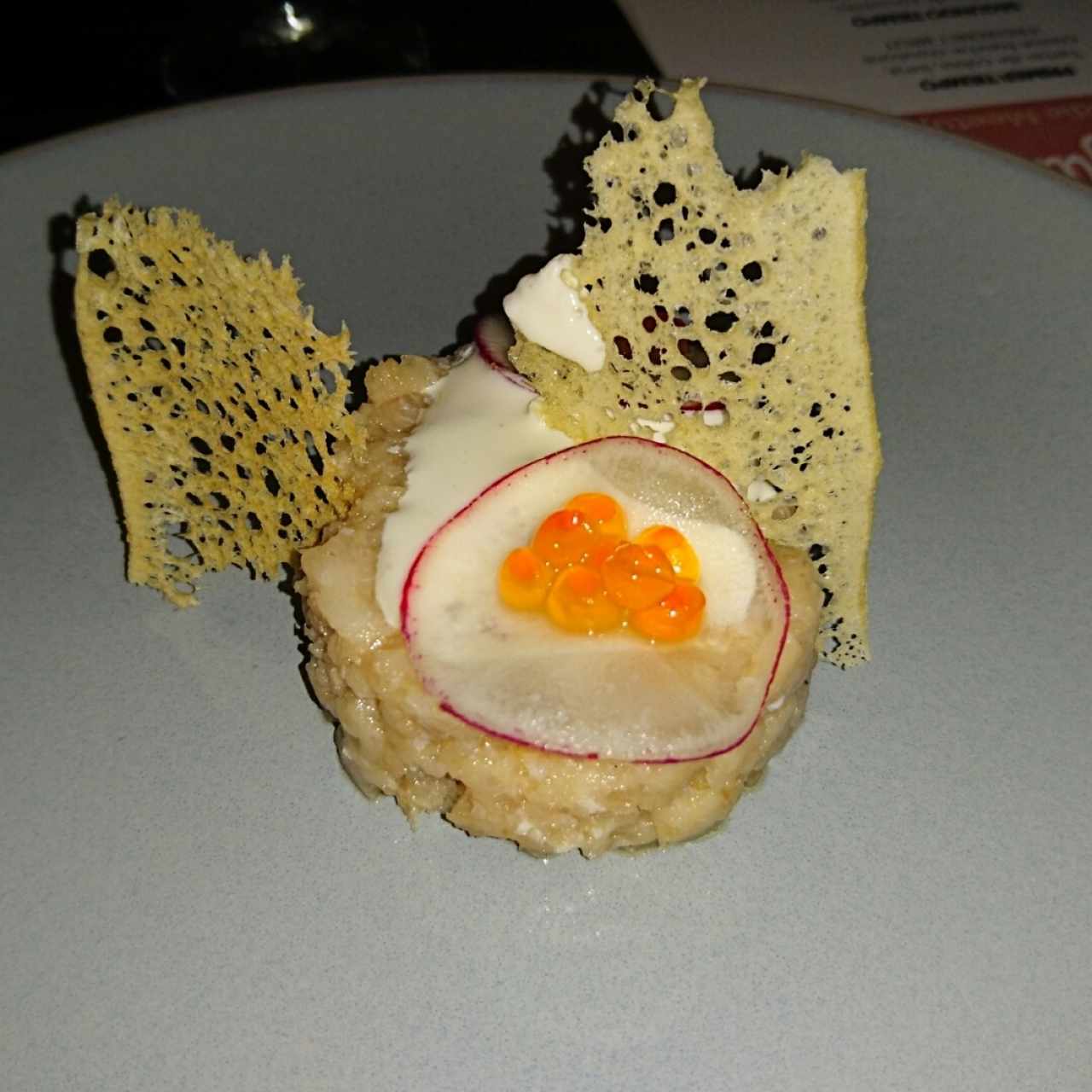 Tartare de cobia, lima, créme fraiche, croutons