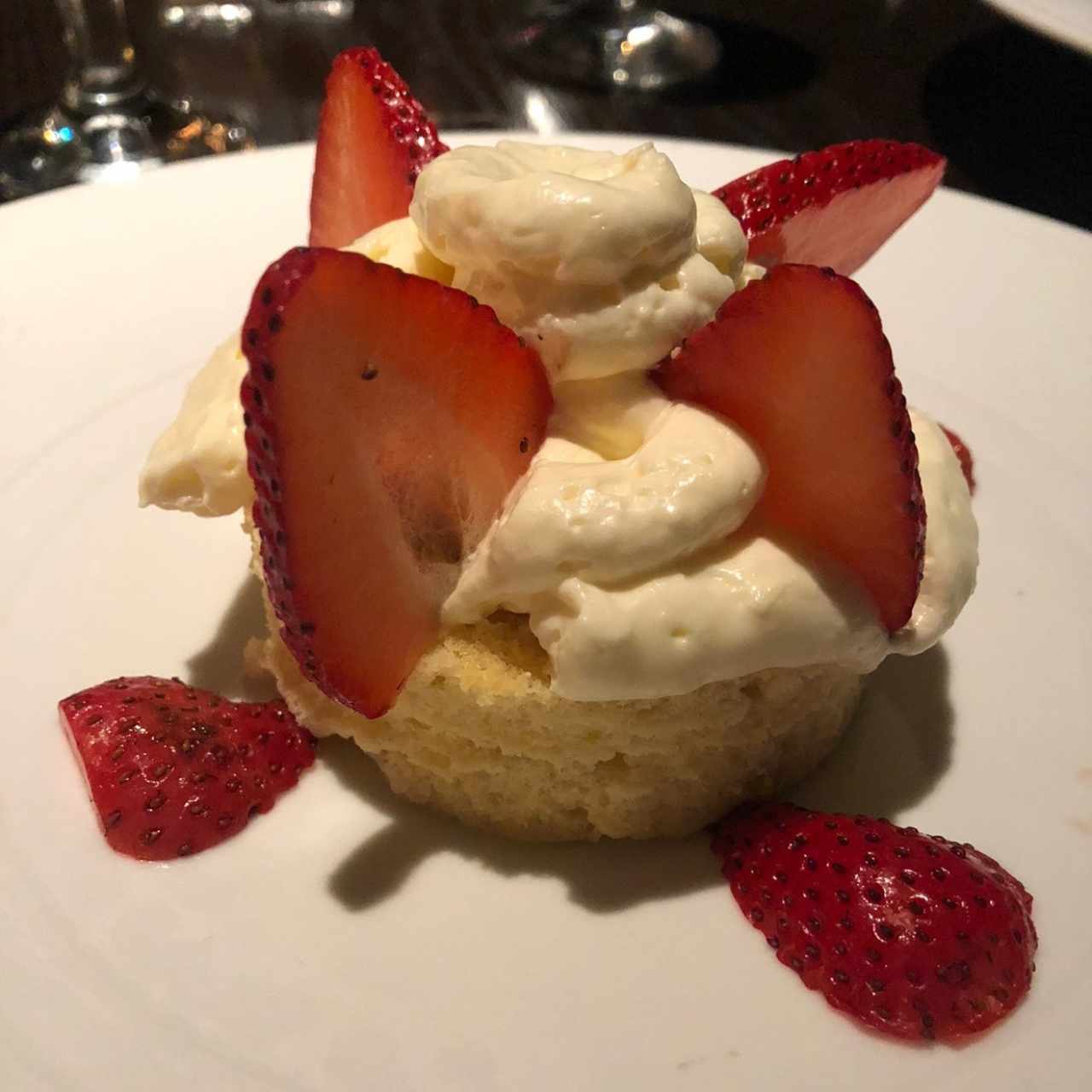 Bizcocho, Fresas y Leche Condensada / Sponge Cake, Strawberries and Condensed Milk