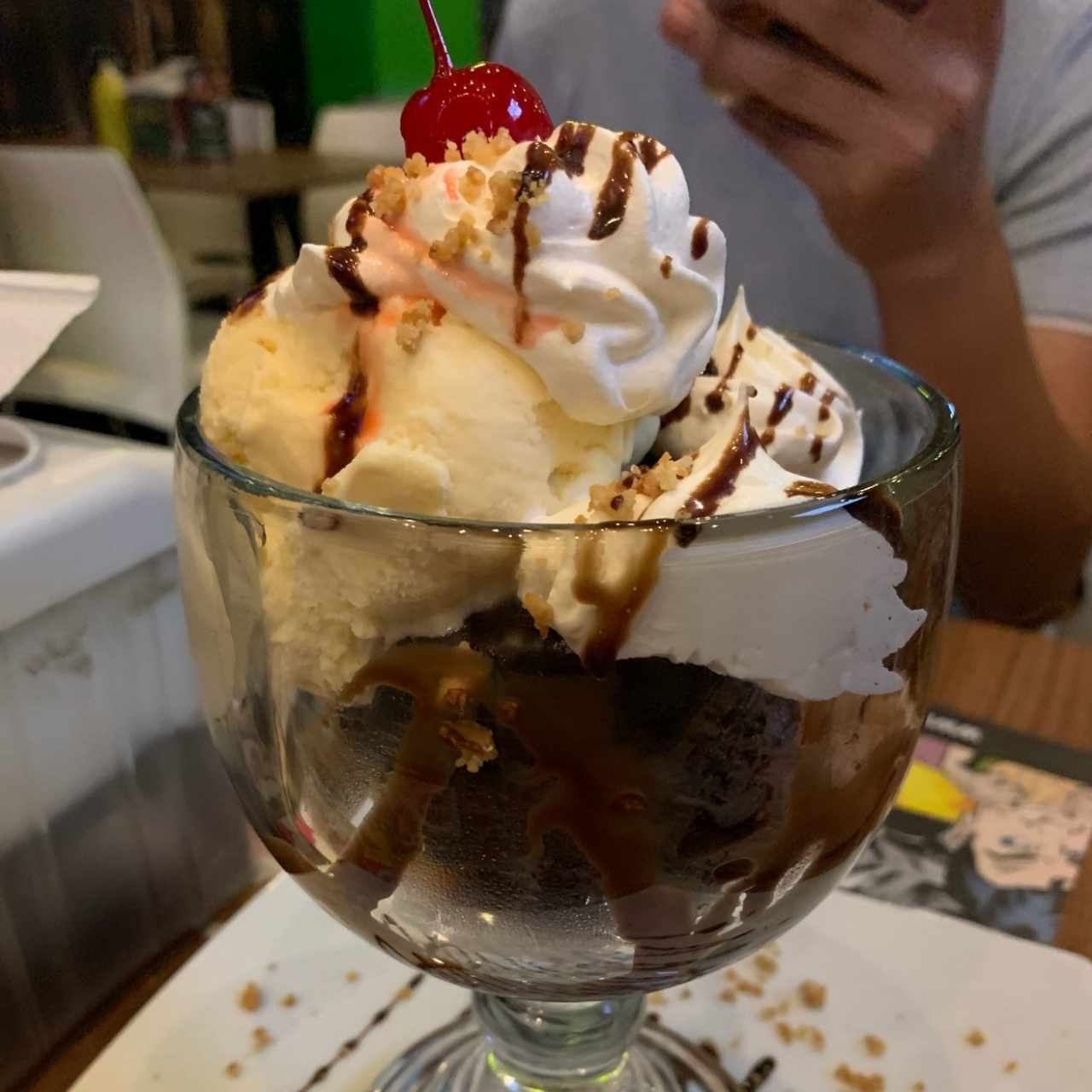 brownie con helado