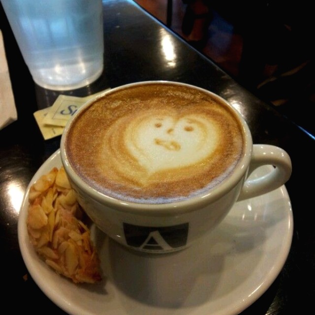 Capuchino corazón 