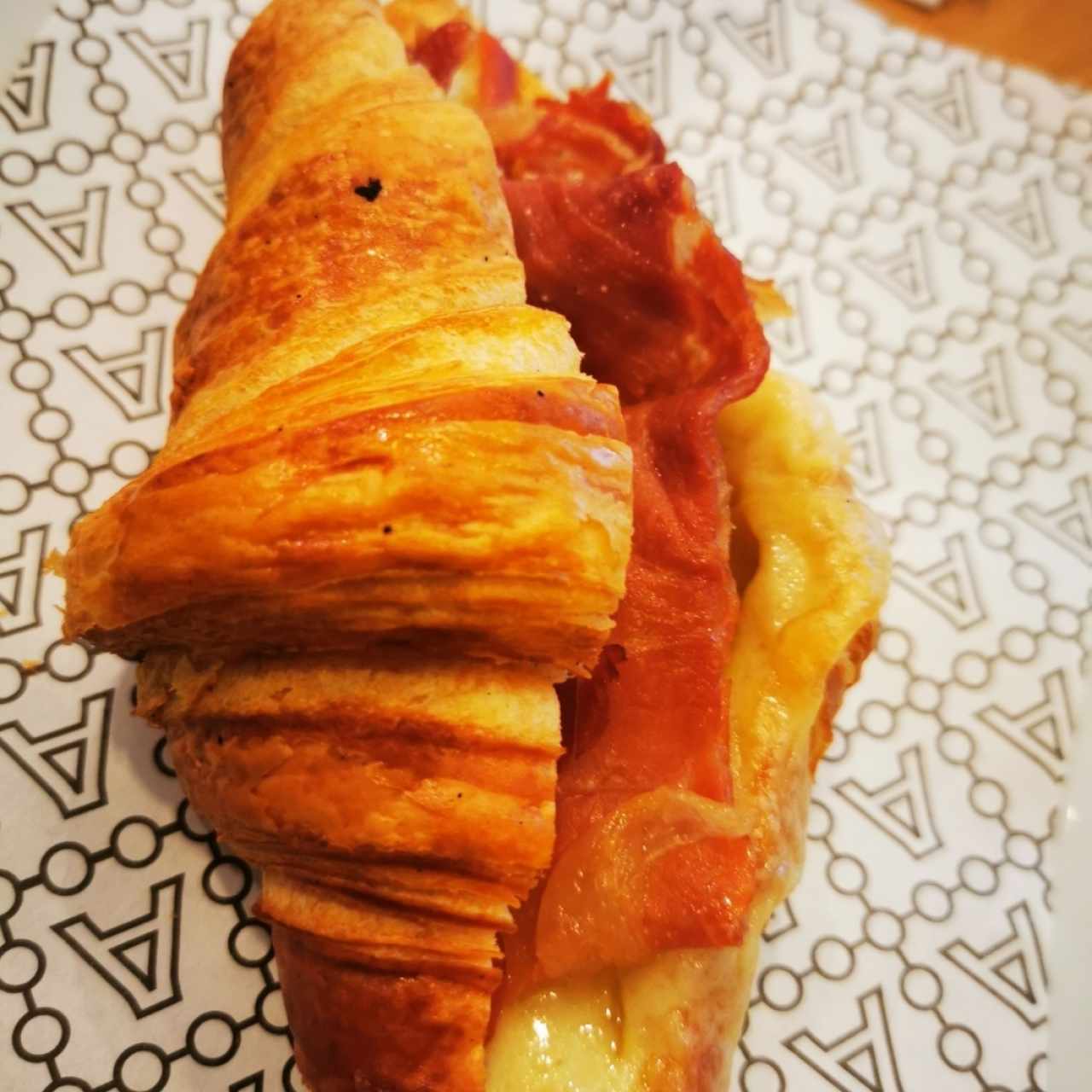 Croissant ibérico 