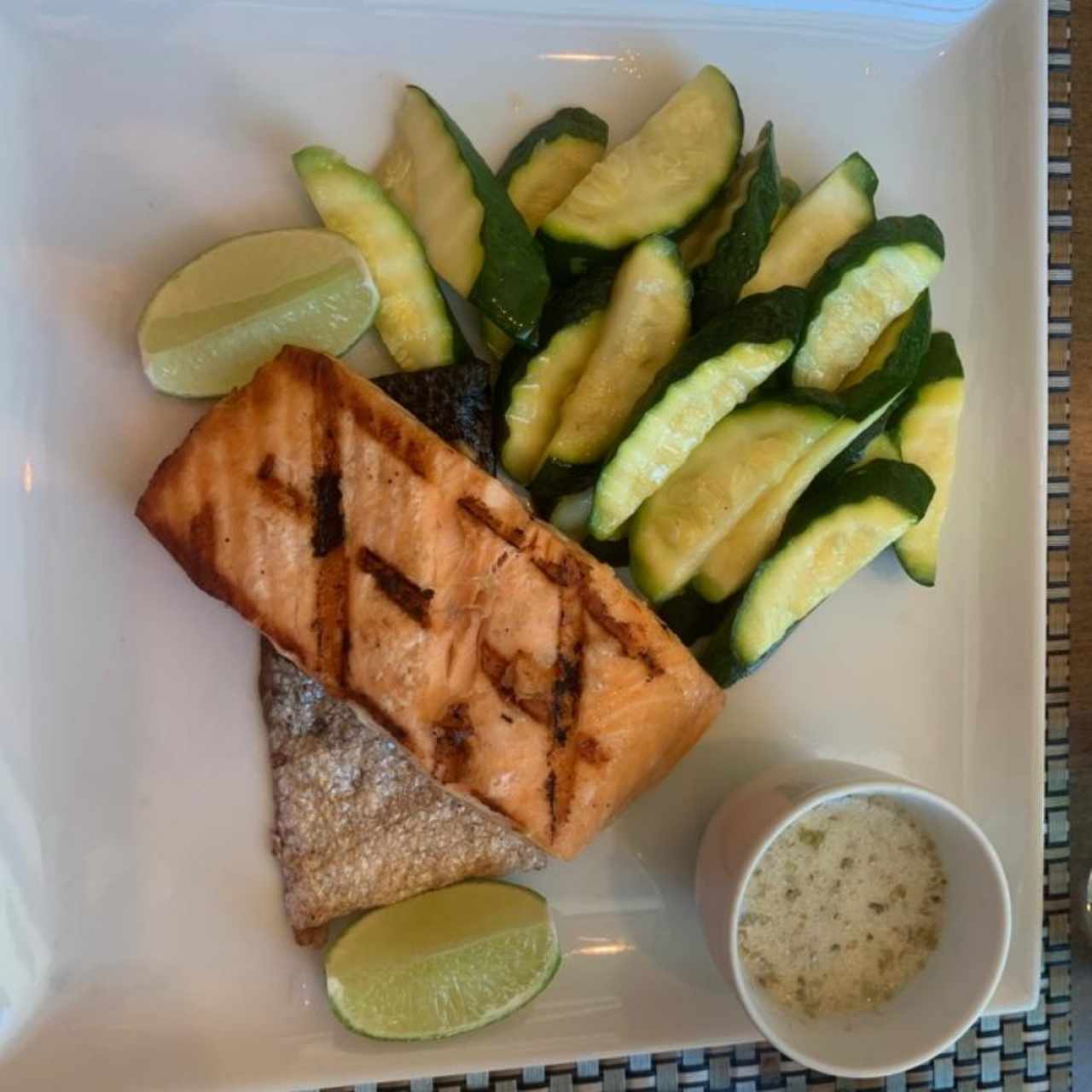 salmón con zuccini 