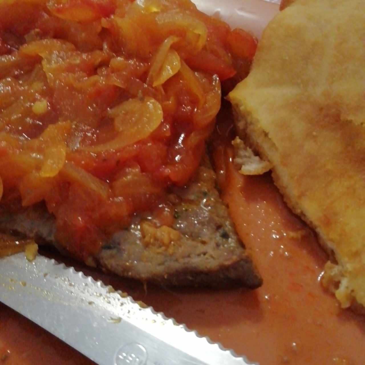 bistec en cebollado o salsa