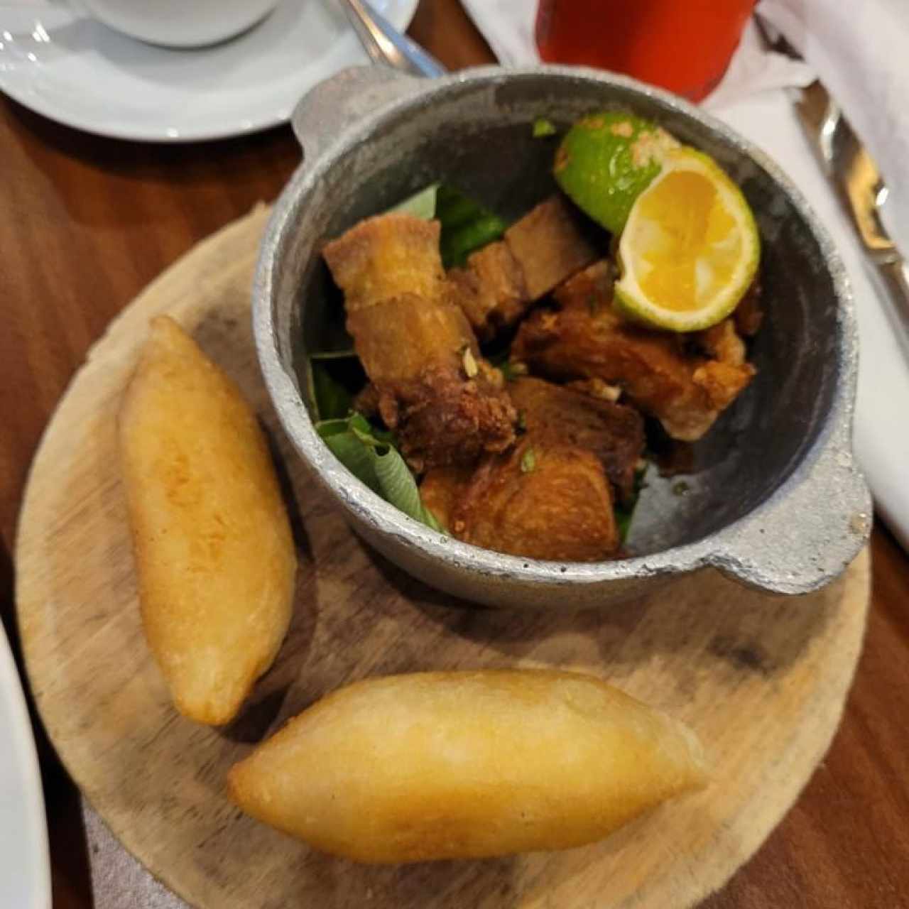 Chicharrón de Pork Belly y Carimañolas