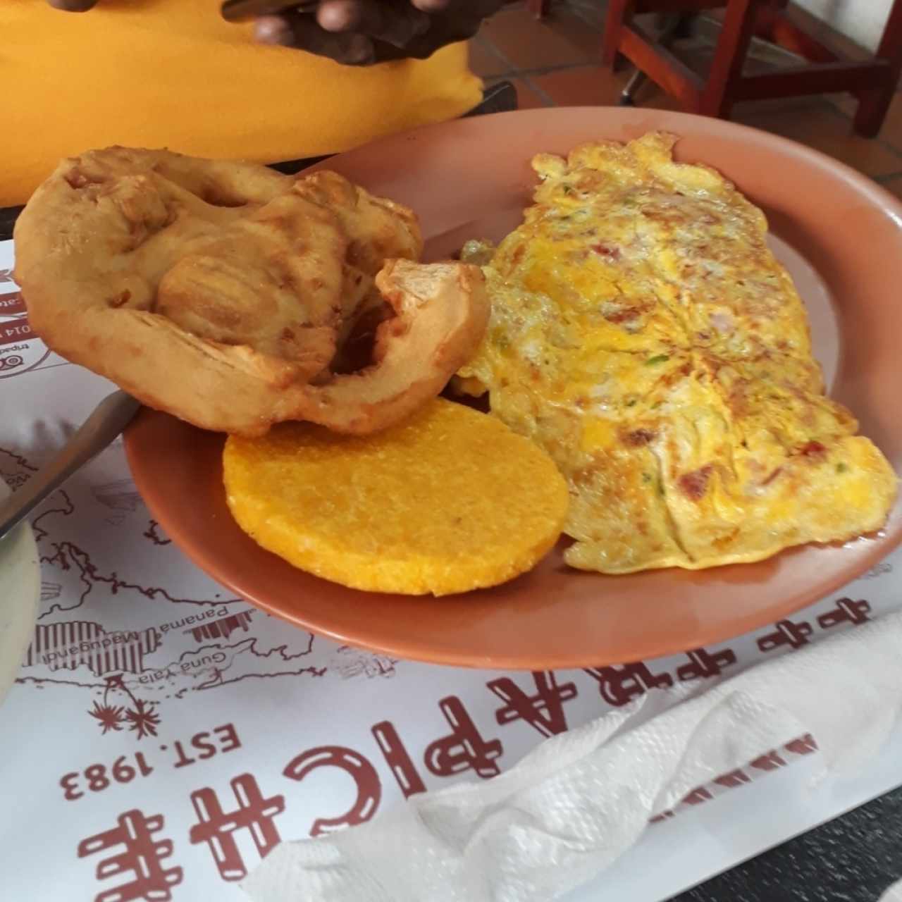 Torta de huevo, hojaldre y tortilla