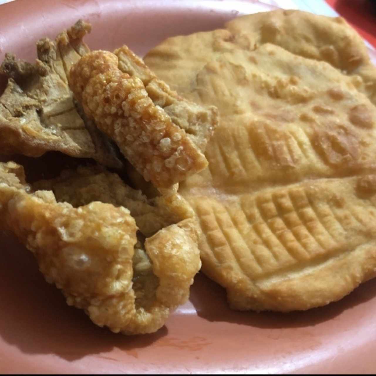 Hojaldre y chicharrón 