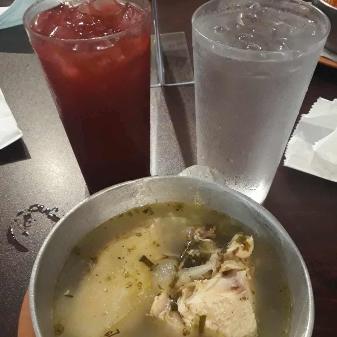 Sancocho y Chicha de Zarzamora