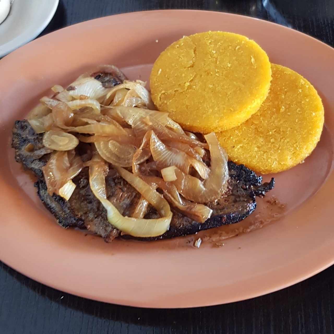 Bistec de hígado con tortilla 