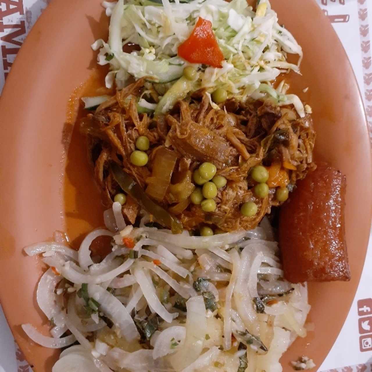 ropa vieja con yuca al mojo