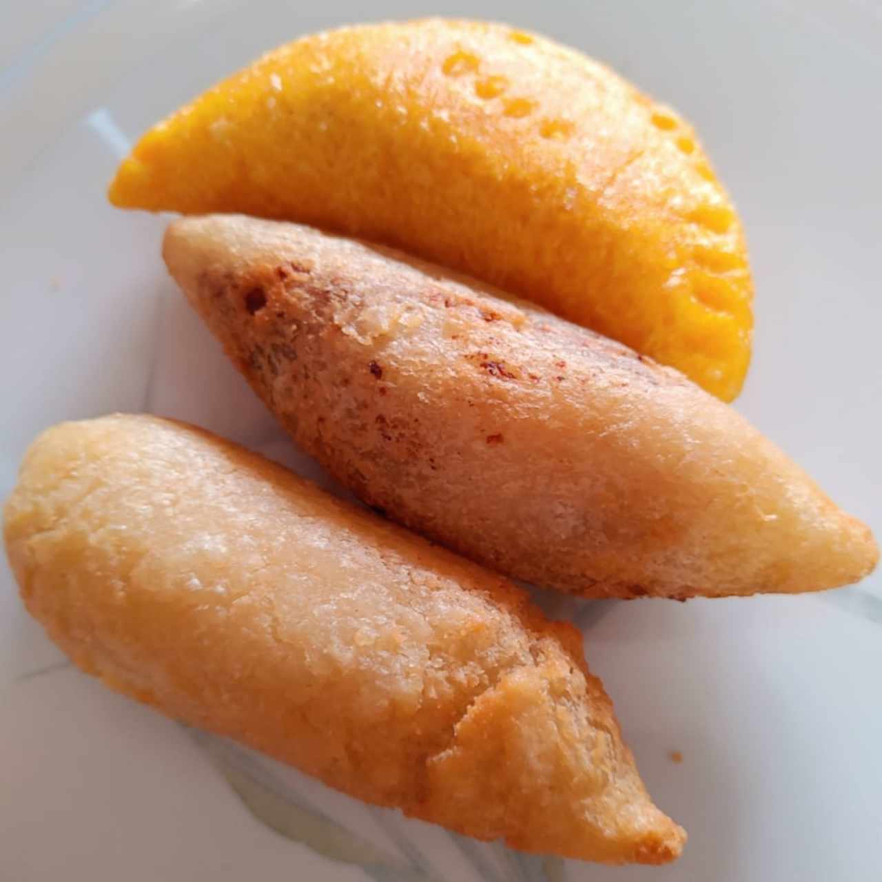 empanada de maiz y carimañolas