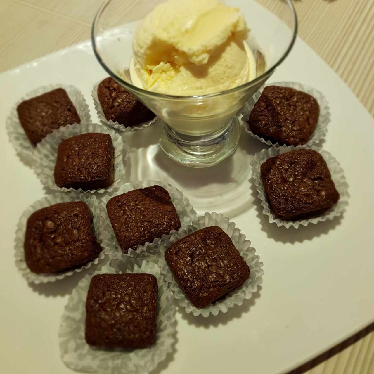 brownie con helado