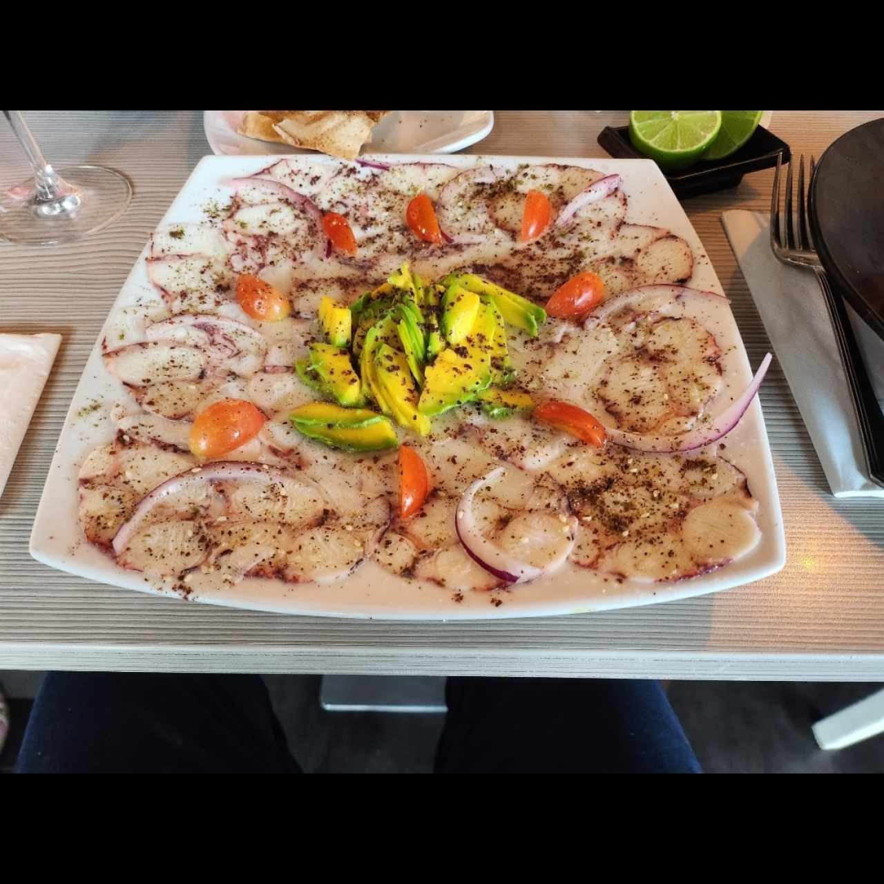 Cebiches & Carpaccios - Carpaccio de Pulpo