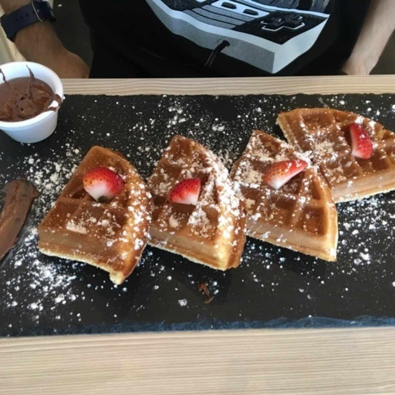 Desayunos Especiales - Wafles con nutella