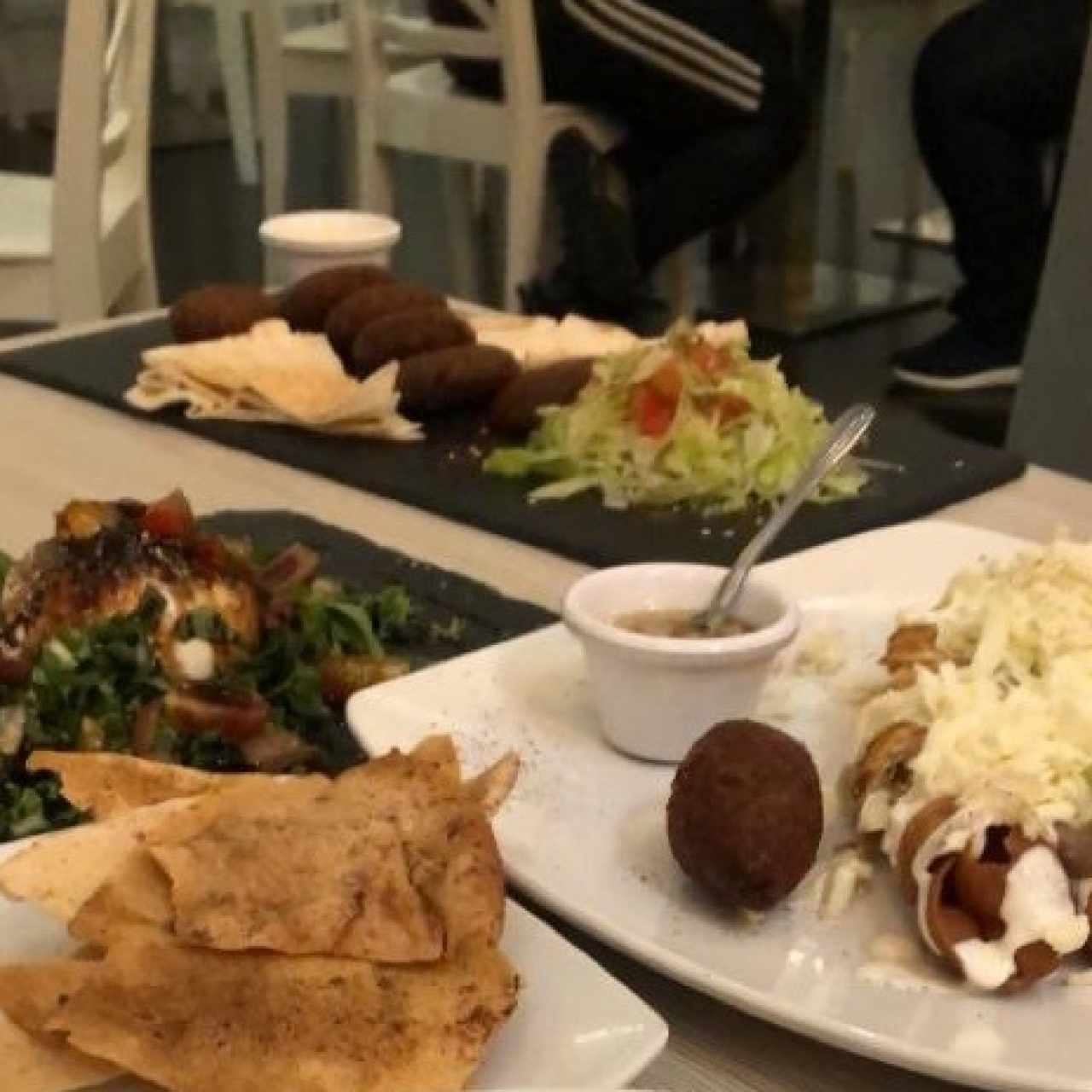 burrata. falafel. kibbe. taquitos de pollo