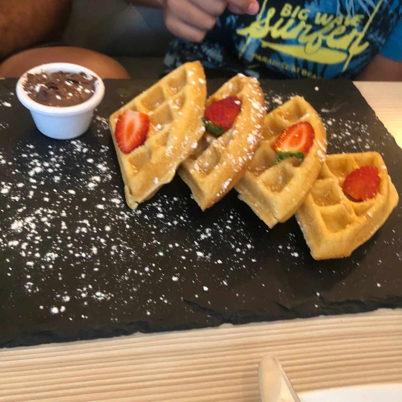 Desayunos Especiales - Wafles con nutella